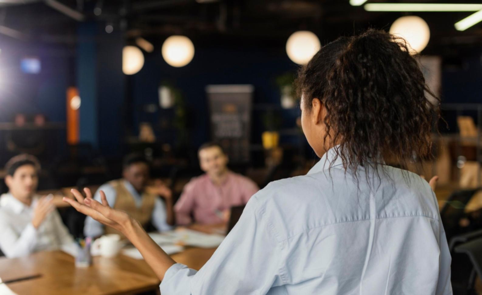 Environnement de travail collaboratif illustrant nos valeurs d'équipe